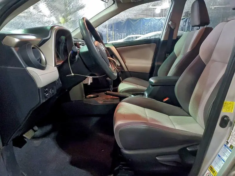 2015 TOYOTA RAV4 XLE  