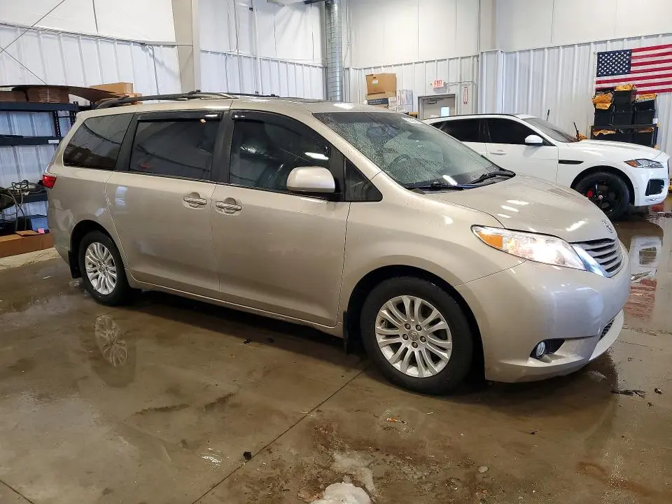 2017 TOYOTA SIENNA XLE 8-PASSENGER  