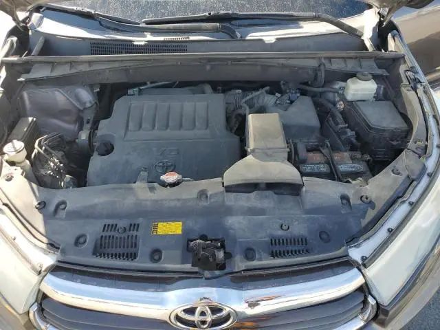 2016 TOYOTA HIGHLANDER XLE  