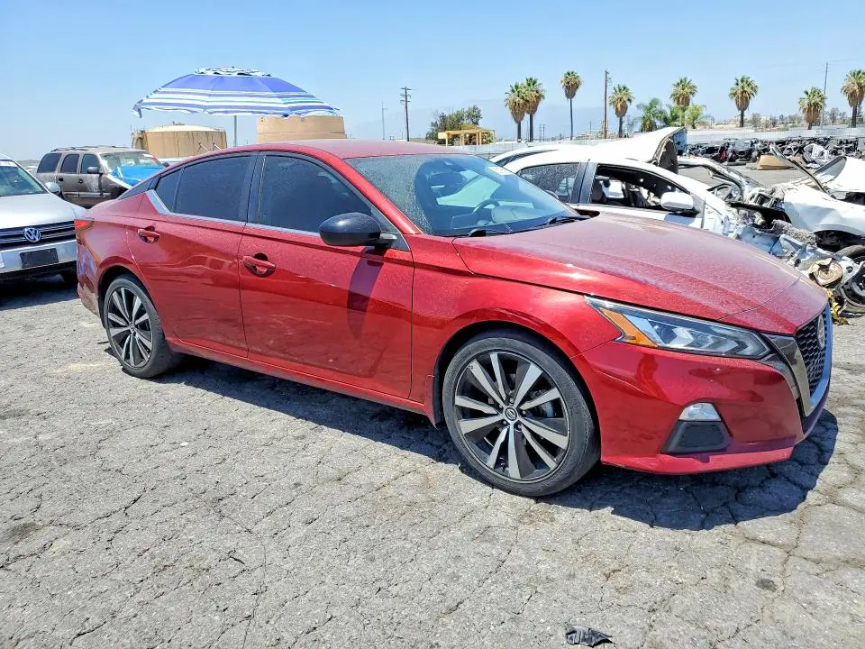 2022 NISSAN ALTIMA SR  