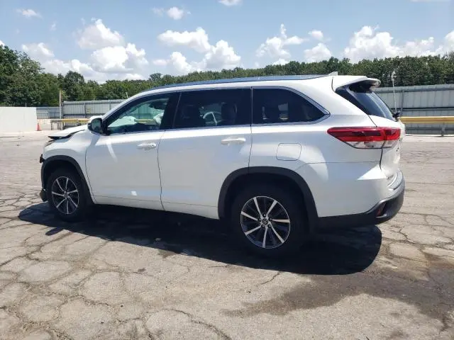 2018 TOYOTA HIGHLANDER SE  