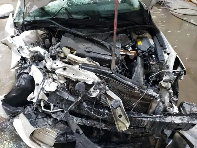 2016 TOYOTA AVALON XLE  