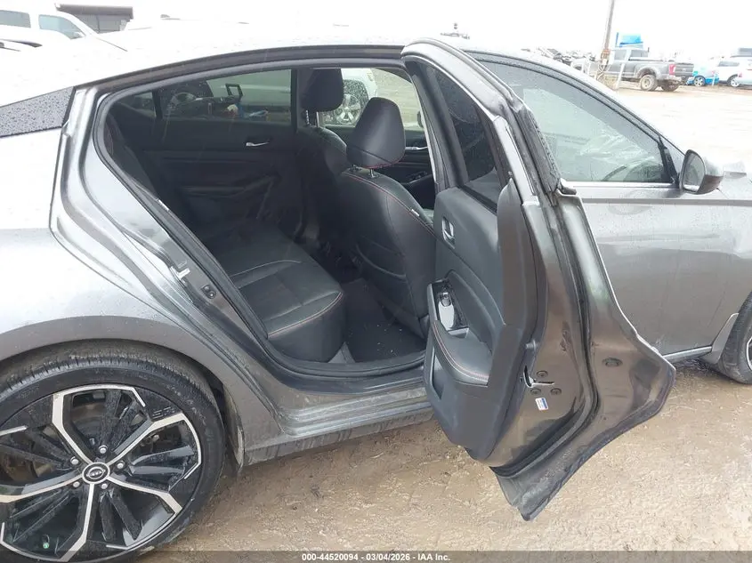 2023 NISSAN ALTIMA SR FWD