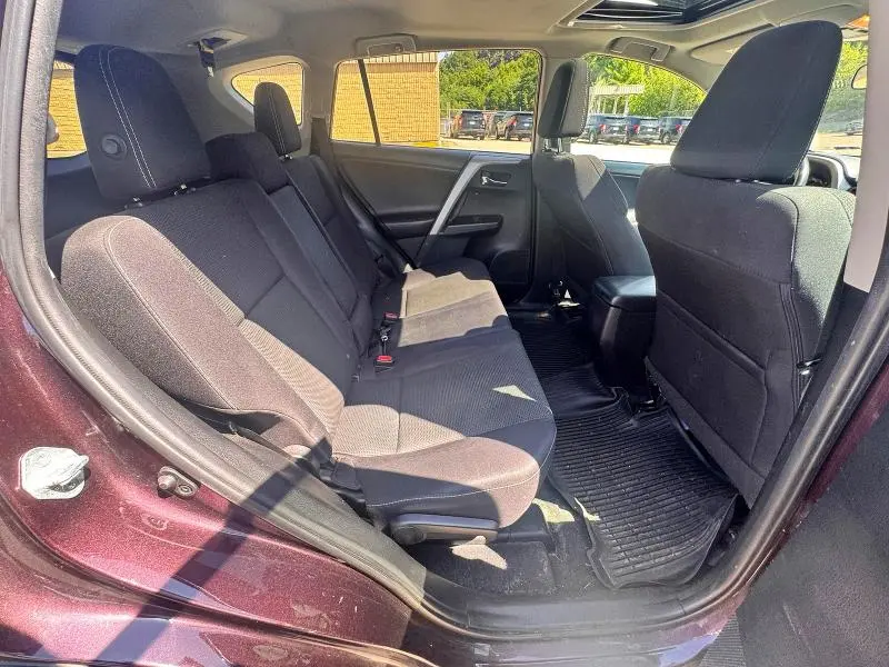 2017 TOYOTA RAV4 XLE  