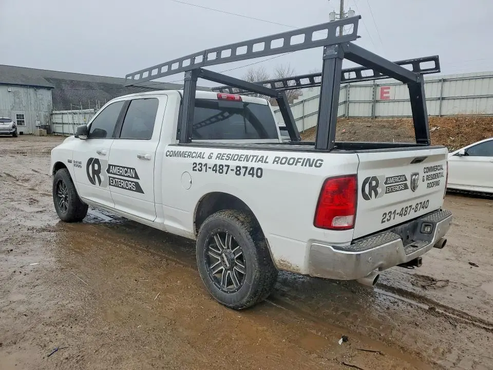 2016 RAM 1500 SLT  