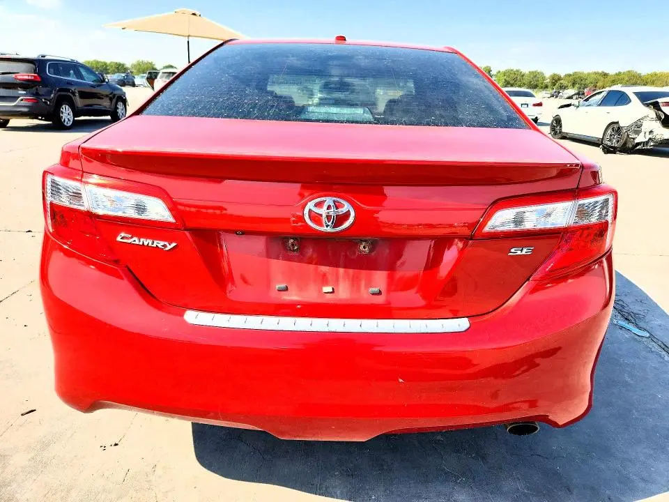 2013 TOYOTA CAMRY SE  