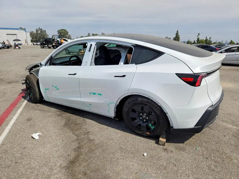 2026 TESLA MODEL Y   