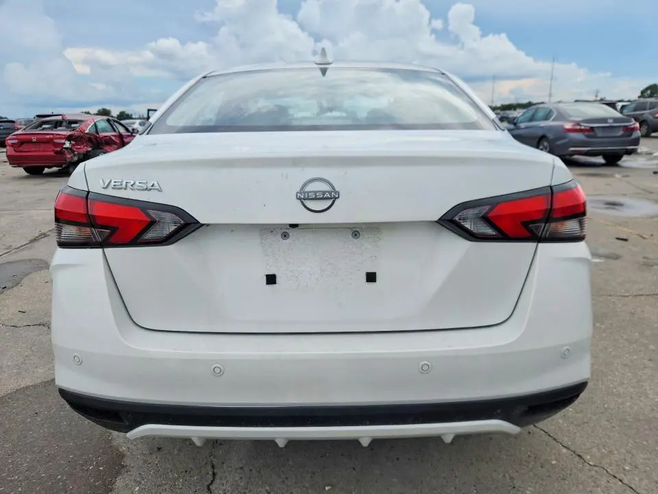 2025 NISSAN VERSA SV  
