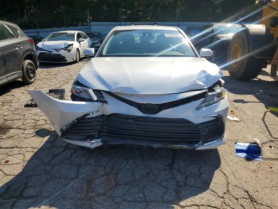 2023 TOYOTA CAMRY XLE  