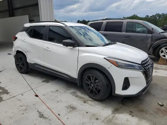 2023 NISSAN KICKS SR  
