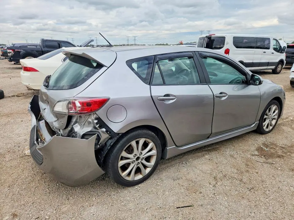 2011 MAZDA 3 S  