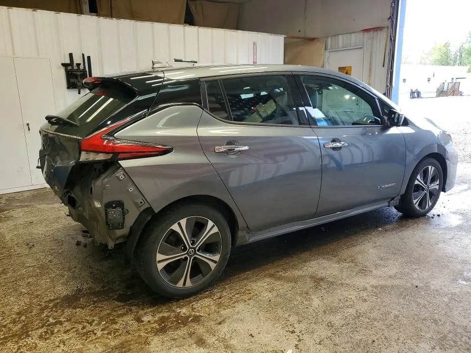 2019 NISSAN LEAF SL  