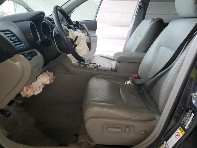 2010 TOYOTA HIGHLANDER SE  