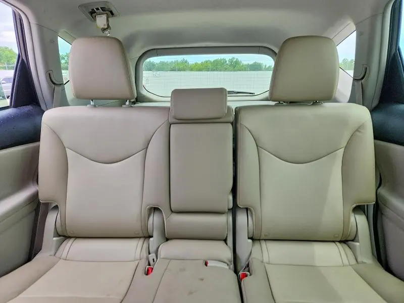 2016 TOYOTA PRIUS V FOUR  