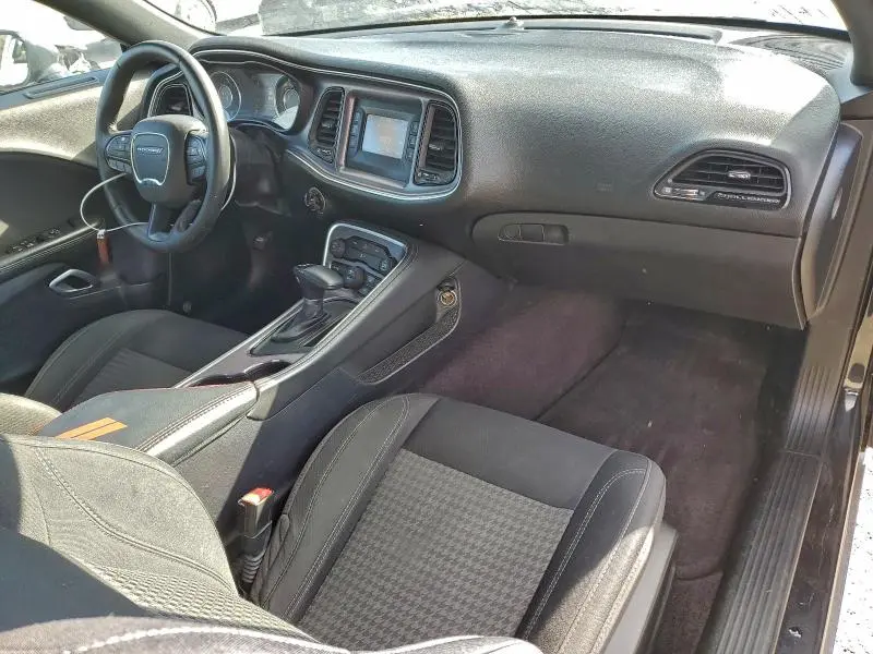 2016 DODGE CHALLENGER SXT  