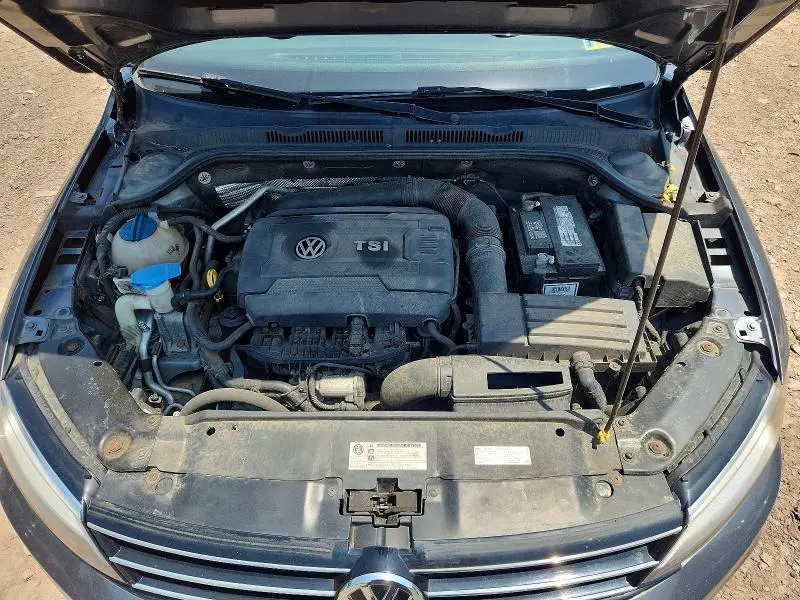 2016 VOLKSWAGEN JETTA SPORT  