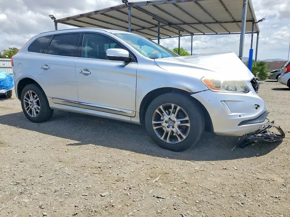 2014 VOLVO XC60 3.2  