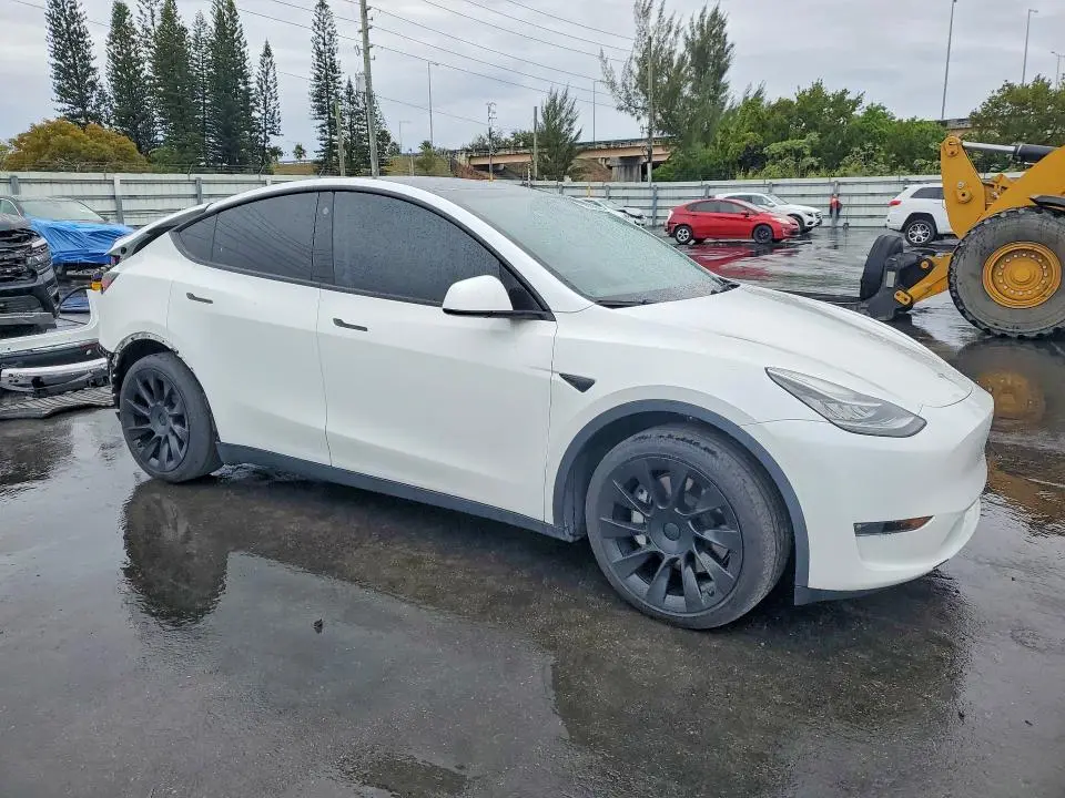 2022 TESLA MODEL Y   