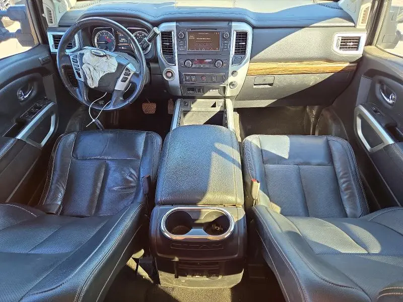 2019 NISSAN TITAN SL  