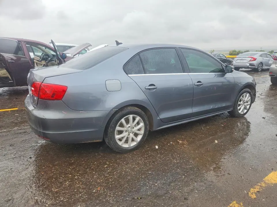 2014 VOLKSWAGEN JETTA SE  