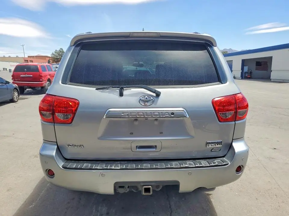 2010 TOYOTA SEQUOIA PLATINUM  