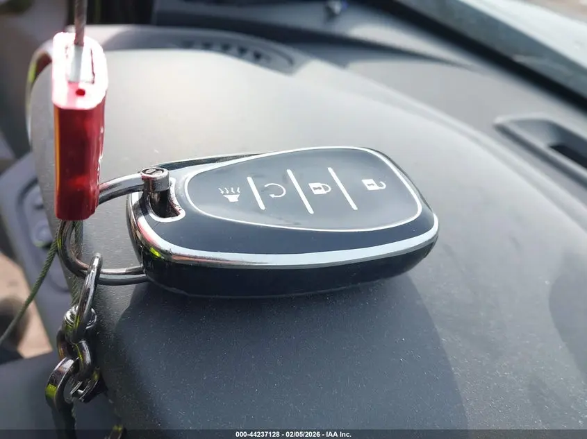 2025 CHEVROLET TRAX FWD 2RS