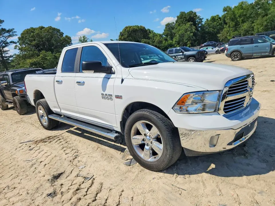 2017 RAM 1500 SLT  