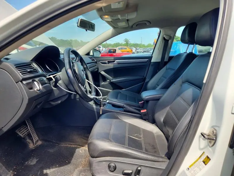2017 VOLKSWAGEN PASSAT R-LINE  
