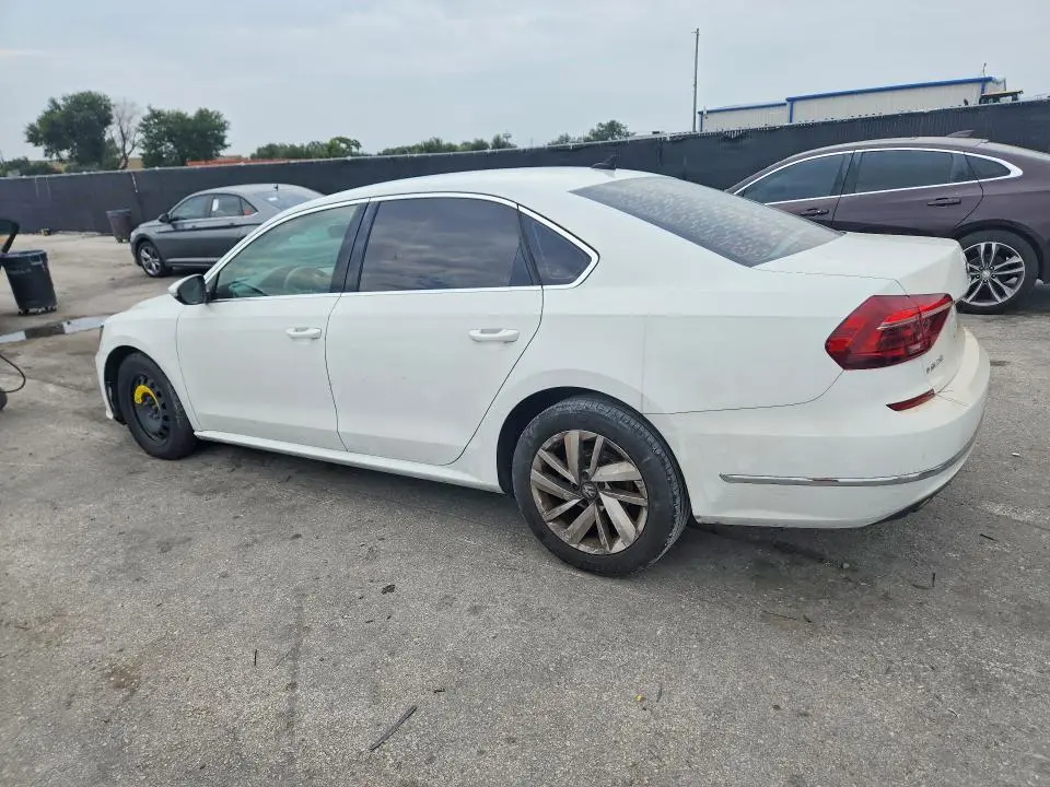 2018 VOLKSWAGEN PASSAT SE  