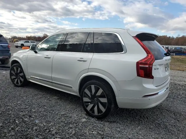 2024 VOLVO XC90 PLUS  