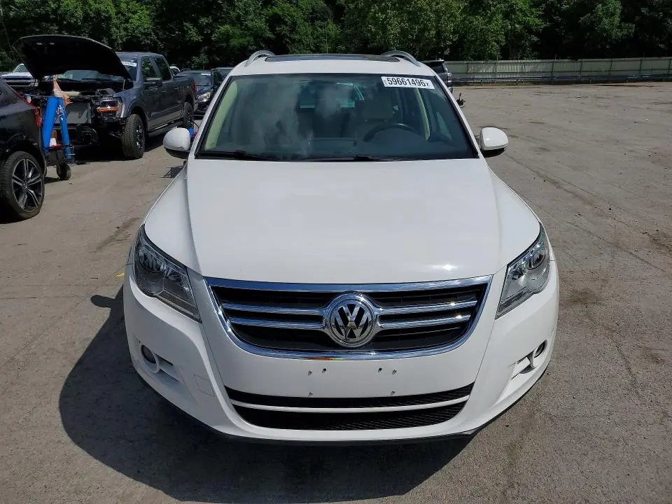 2011 VOLKSWAGEN TIGUAN S  