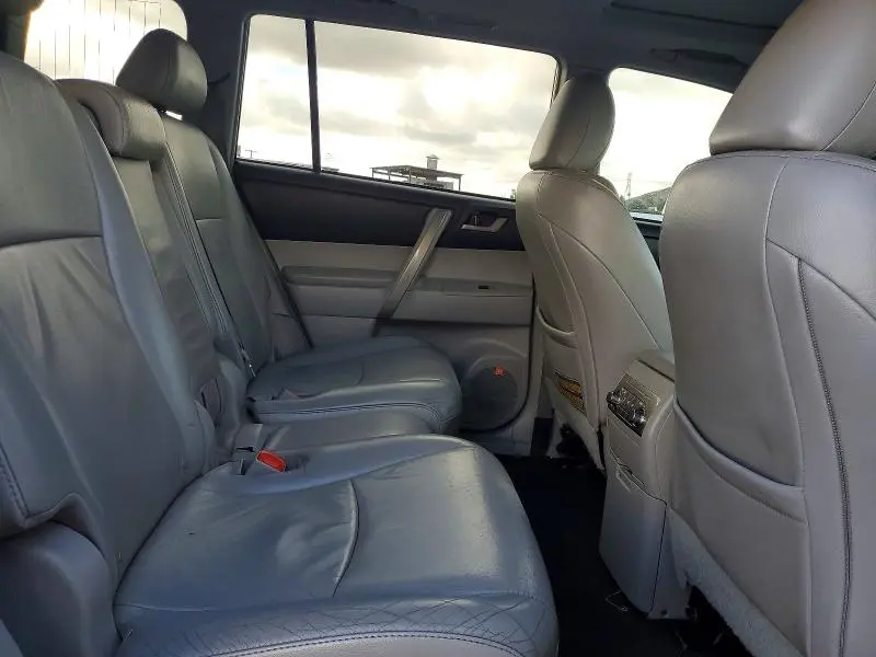 2011 TOYOTA HIGHLANDER BASE  