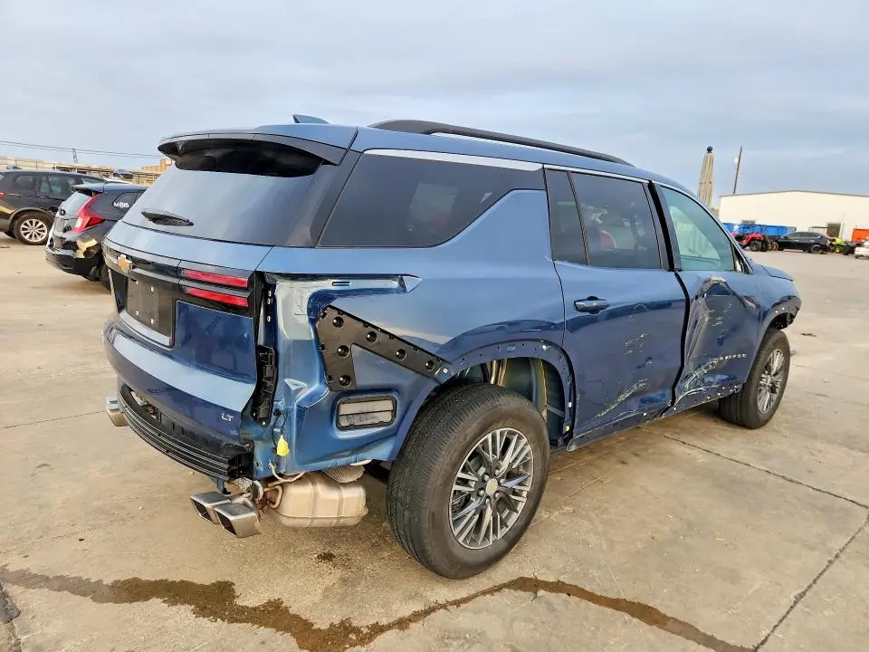 2024 CHEVROLET TRAVERSE LT  