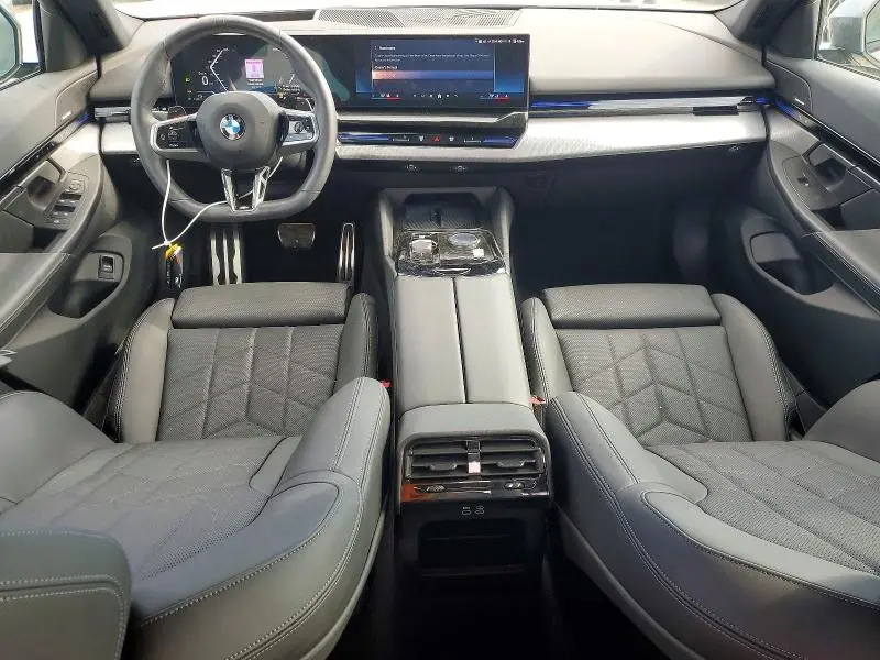 2024 BMW 530 I  