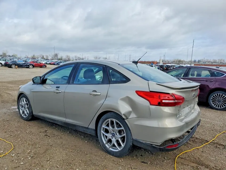 2015 FORD FOCUS SE  