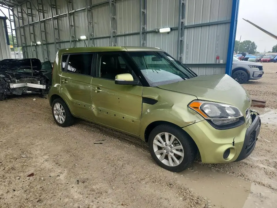 2013 KIA SOUL +  