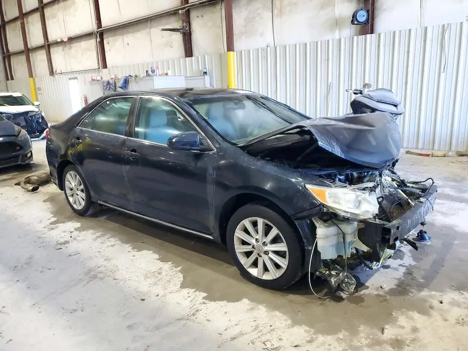 2012 TOYOTA CAMRY XLE  