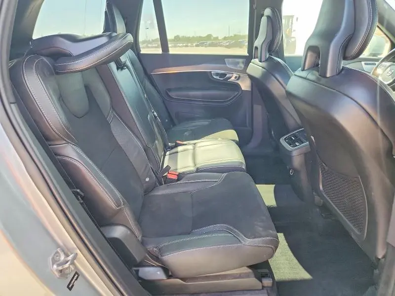 2017 VOLVO XC90 T6  