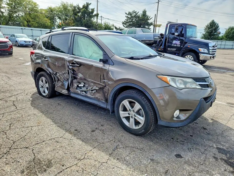 2014 TOYOTA RAV4 XLE  