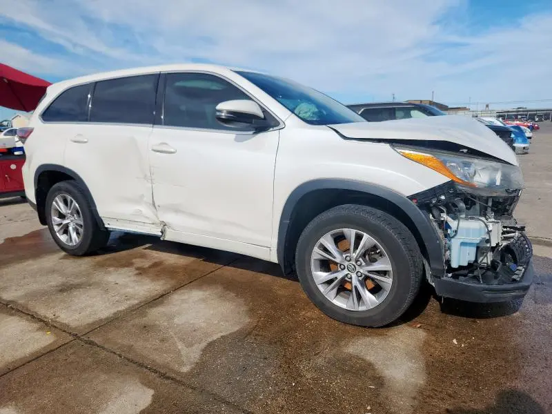 2016 TOYOTA HIGHLANDER LE  