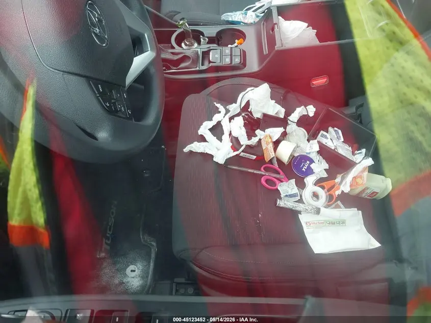 2020 HYUNDAI TUCSON SE