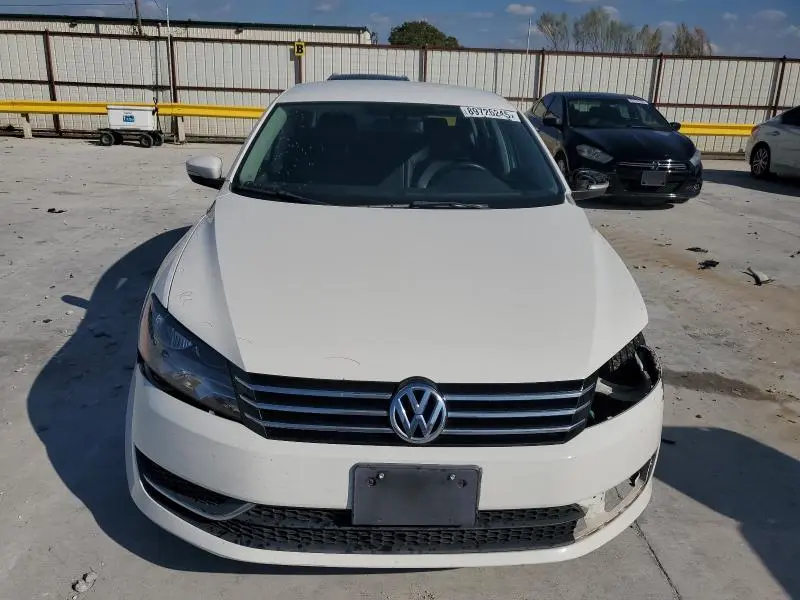 2013 VOLKSWAGEN PASSAT SE  