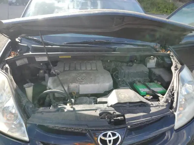 2010 TOYOTA SIENNA CE  