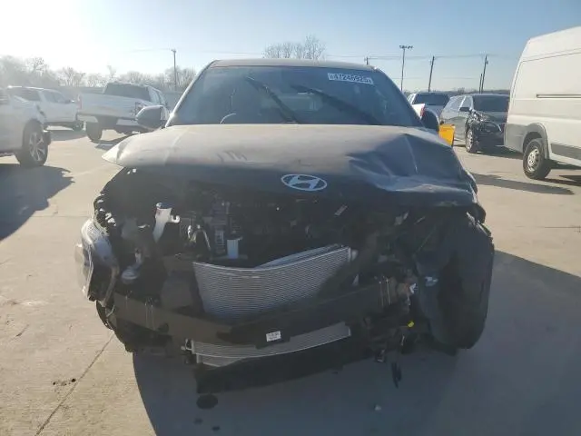 2025 HYUNDAI KONA SE  