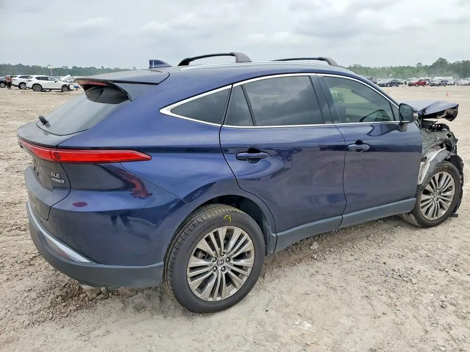 2021 TOYOTA VENZA XLE  