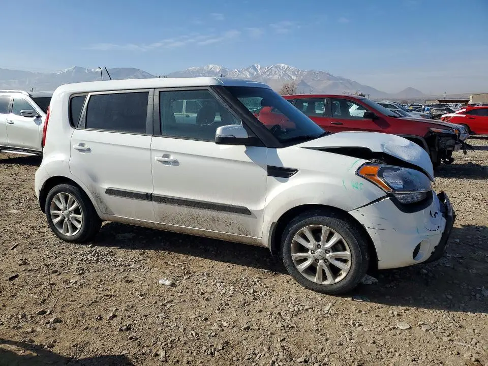 2013 KIA SOUL +  