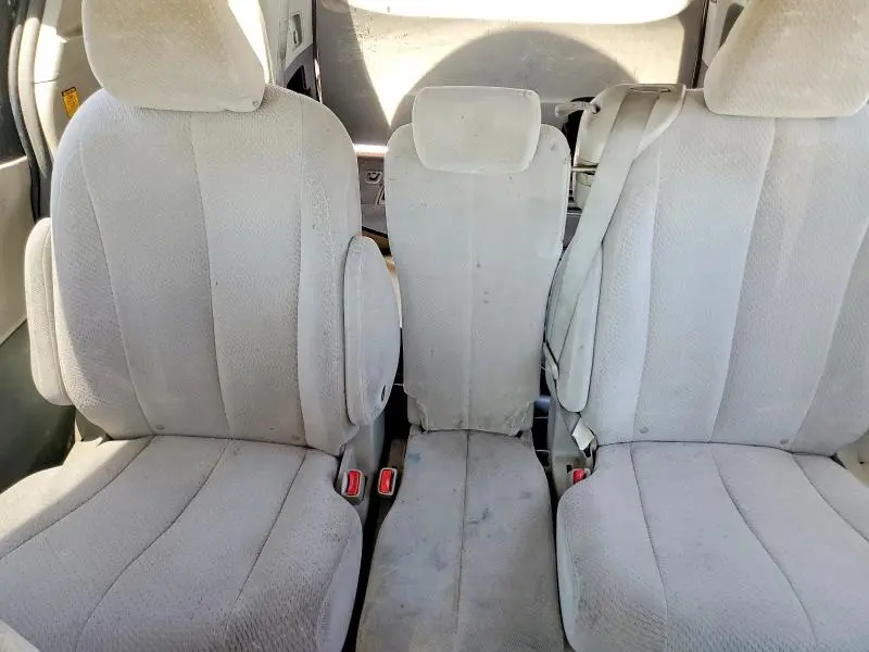 2011 TOYOTA SIENNA   