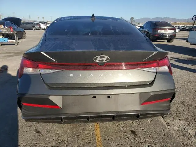 2025 HYUNDAI ELANTRA SE  