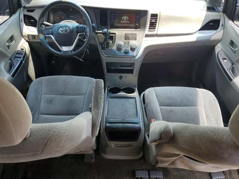 2015 TOYOTA SIENNA LE  