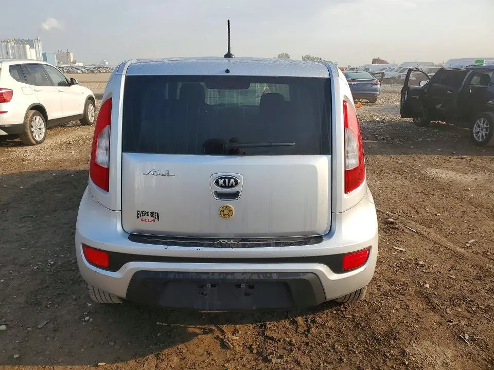 2013 KIA SOUL +  